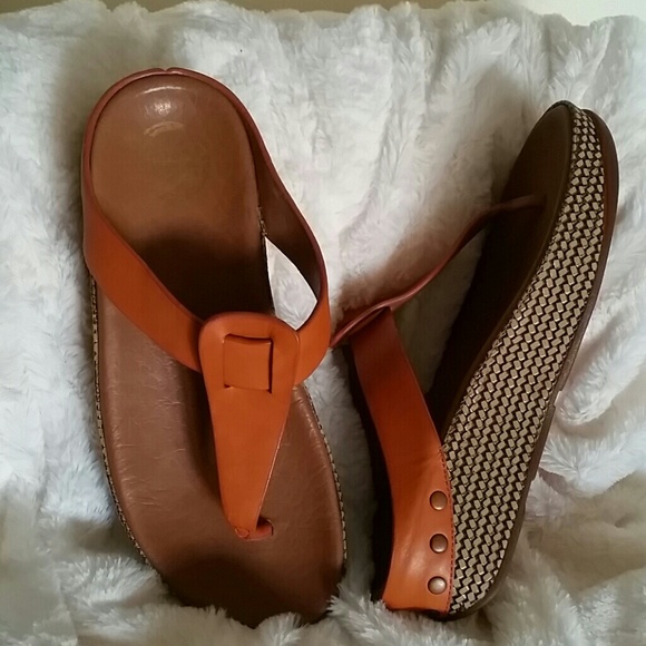 FIT FLOP SANDALS