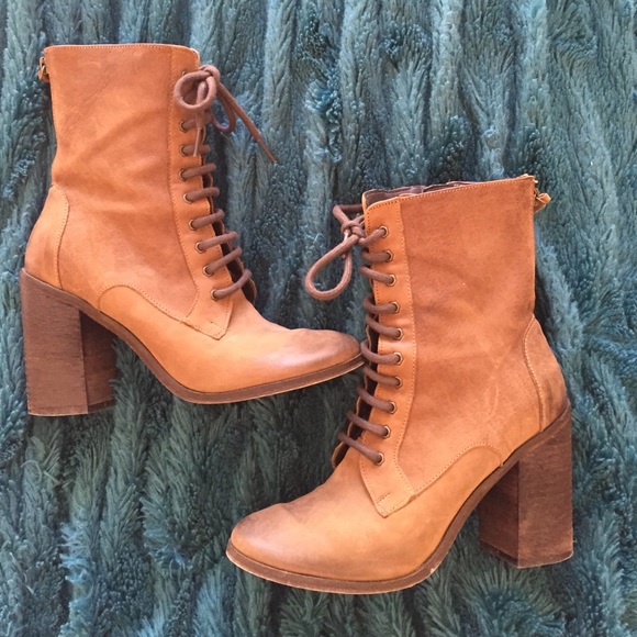 Boutique 9 Boots - Brown lace boots