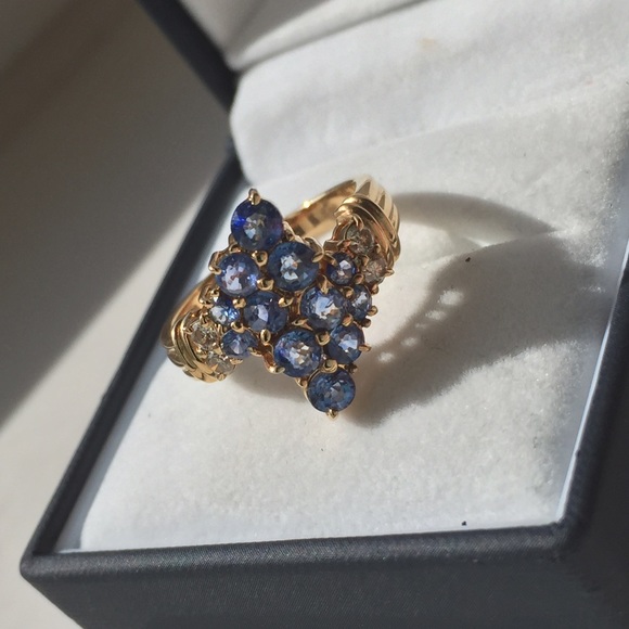 18K Gold - Tanzanite & Diamond Ring - SIZE 6