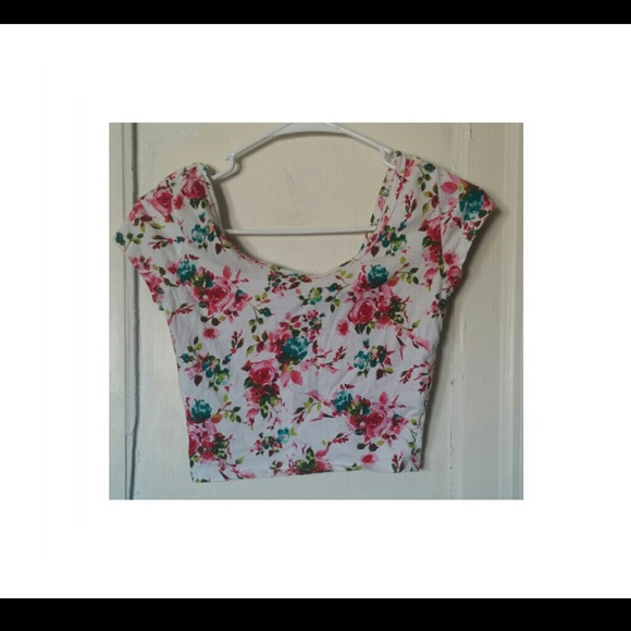 Wet seal floral crop top black and white bundle
