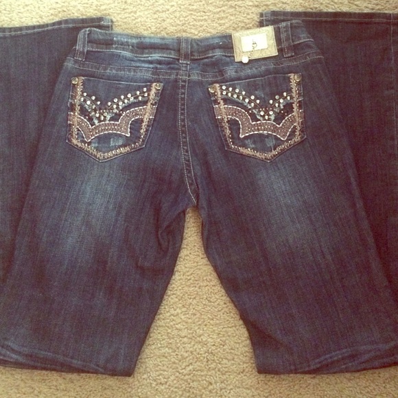 BRAND NEW. Boot cut la idols. size 9.