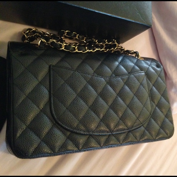 SOLD Authentic Chanel black caviar flap medium - Picture 2 of 4