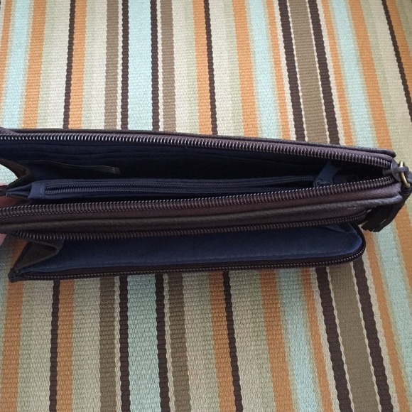 Icing brown leather clutch purse - Picture 3 of 3