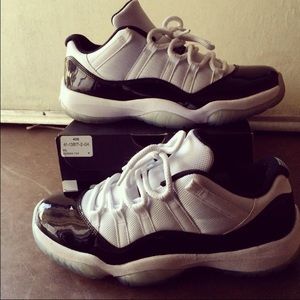 Jordan 11 concord low