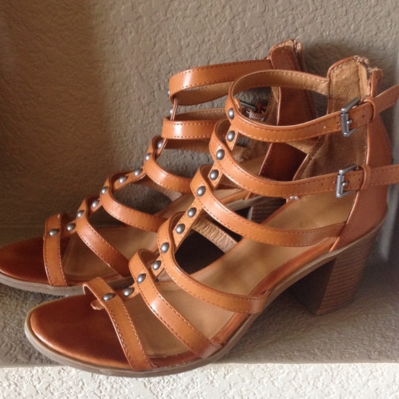 Wedge leather sandals