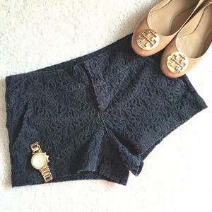 🌞NWOT Black Crochet Shorts!!
