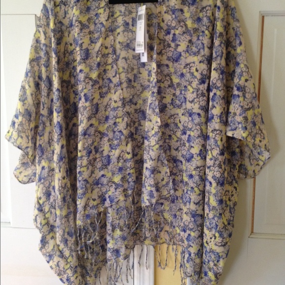 BCBG Generation shawl