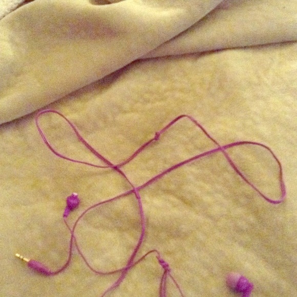 NO REFUND purple vintage earbuds