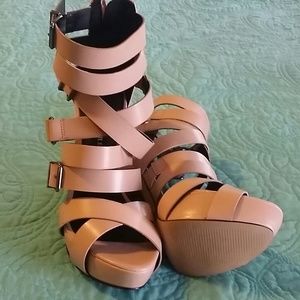 Rock and Republic Nude shoes NWT