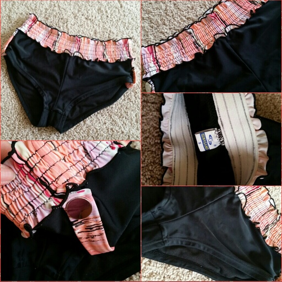 Sun and Sand Swimwear - Picture 3 of 4