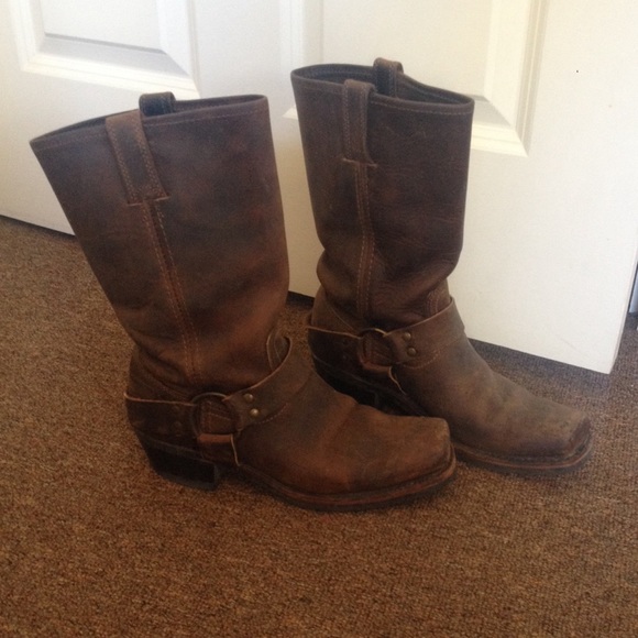 Awesome Frye Harness Boots! 💰 Great deal 💰