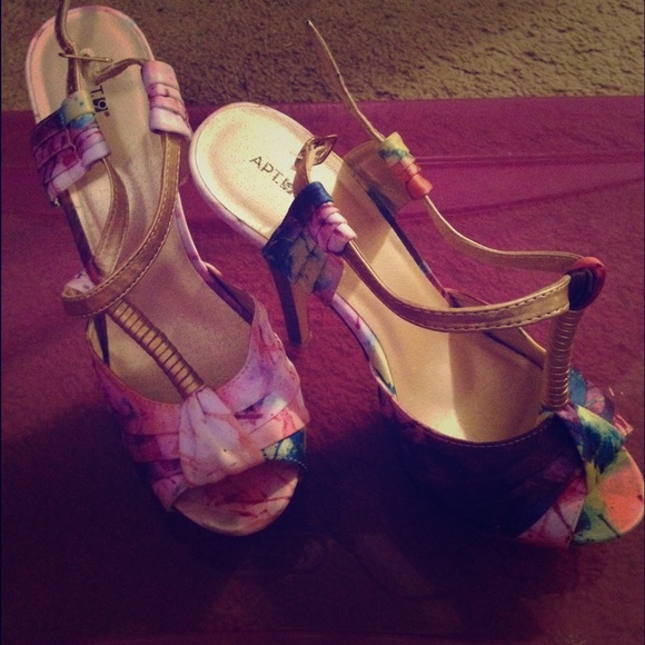 APT 9 colorful heels 👠