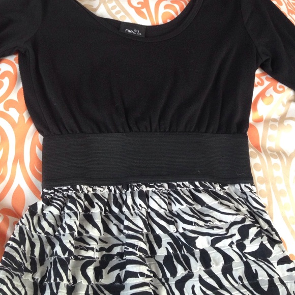 Zebra dress - Picture 2 of 2