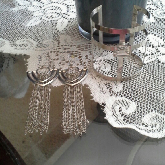 🆒 Cuff and Earrings!!