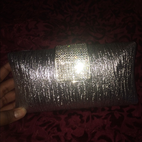 Silver Prom clutch w/ crystals - Picture 3 of 3