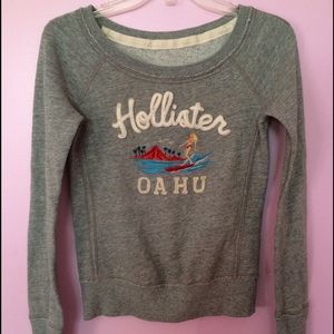 Hollister pullover. EXTREMELY comfortable. 💙