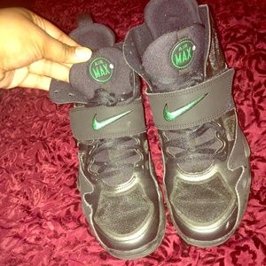 Nike black/green air max
