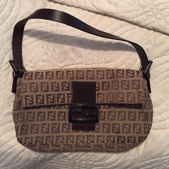 FENDI Handbags - PRICE DROPPED‼️Authentic Fendi bag