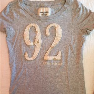 Abercrombie & Fitch gray tee