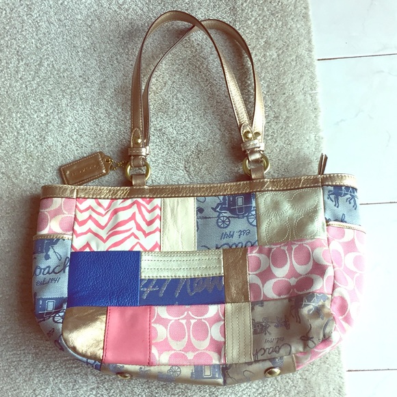 Coach Handbags - 🌸🌸🌸MULTI PATTERN COACH PURSE🌸🌸🌸🌸