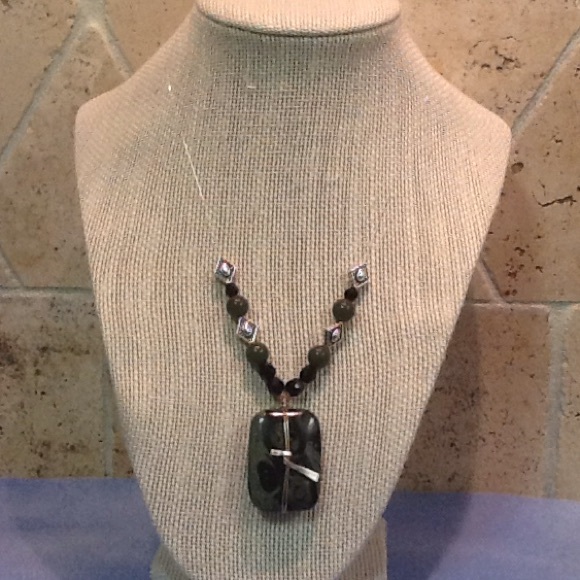 Natural green & back stone 18" necklace