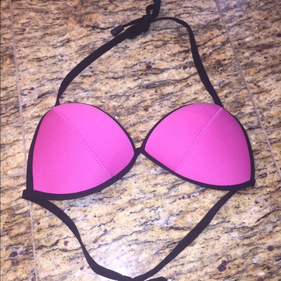 NEOPRENE TRIANGL DUPE TOP