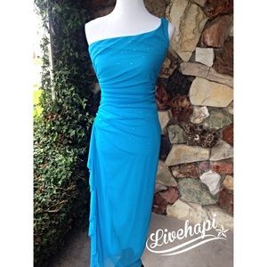 WINDSOR • Stunning Gown