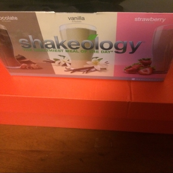 Shakeology chocolate/strawberry/vanilla combo box