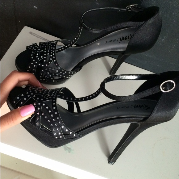 FIONI HEELS