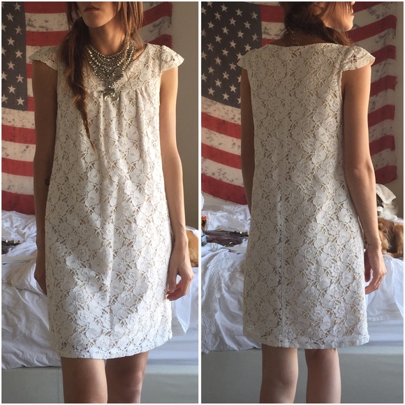 velvet torch | lace dress - Picture 4 of 4