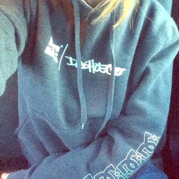 Grey DC shoes sweatshirt
