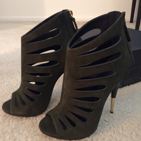 ✨Host Pick✨Giuseppe Zanotti caged booties - Picture 2 of 4