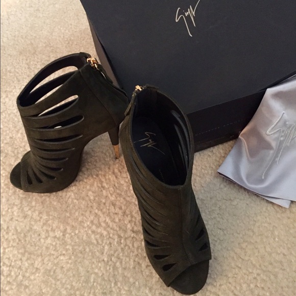 ✨Host Pick✨Giuseppe Zanotti caged booties - Picture 3 of 4