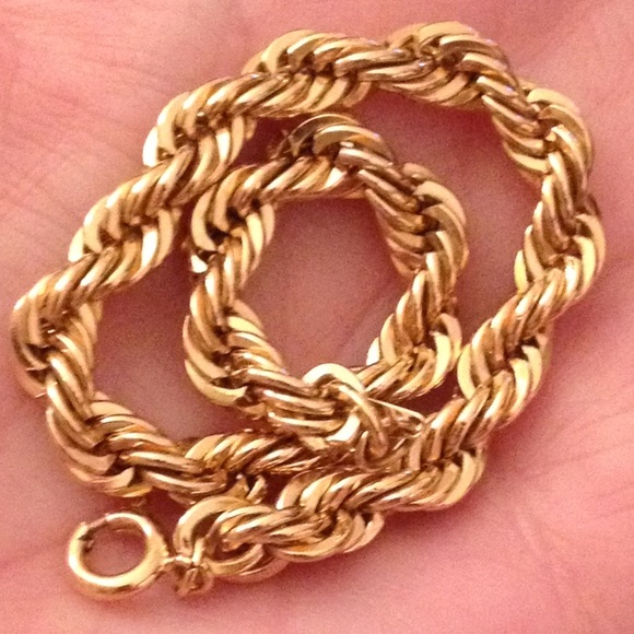 Pretty Gold Bracelet