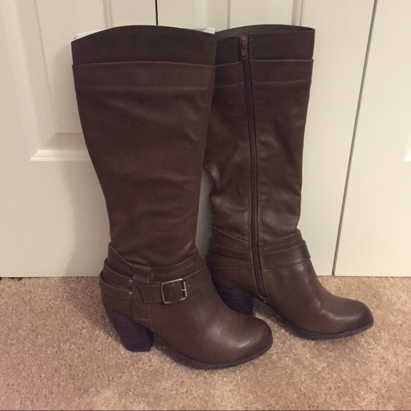 BRAND NEW Fergalicious Rider Boot-Brown-Size 8