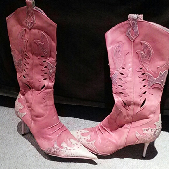 stiletto cowgirl boots