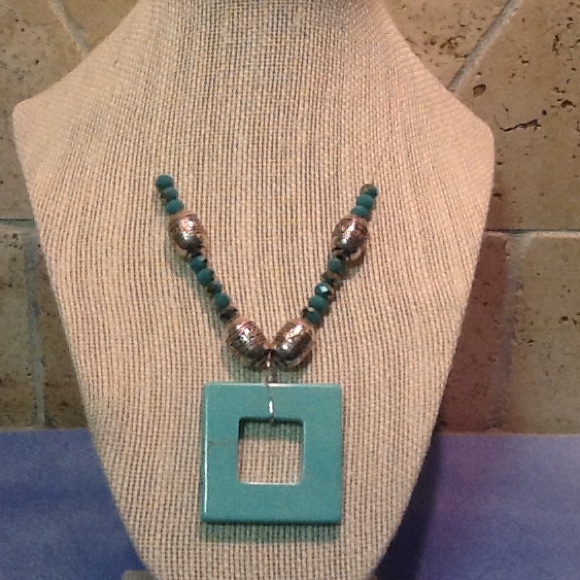 Floating turquoise necklace w/crystal accent beads