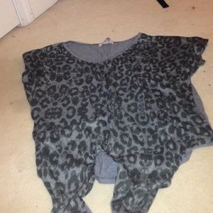 Black and gray cheetah print V-neck tie crop top