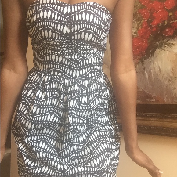 Halter dress - Picture 3 of 3