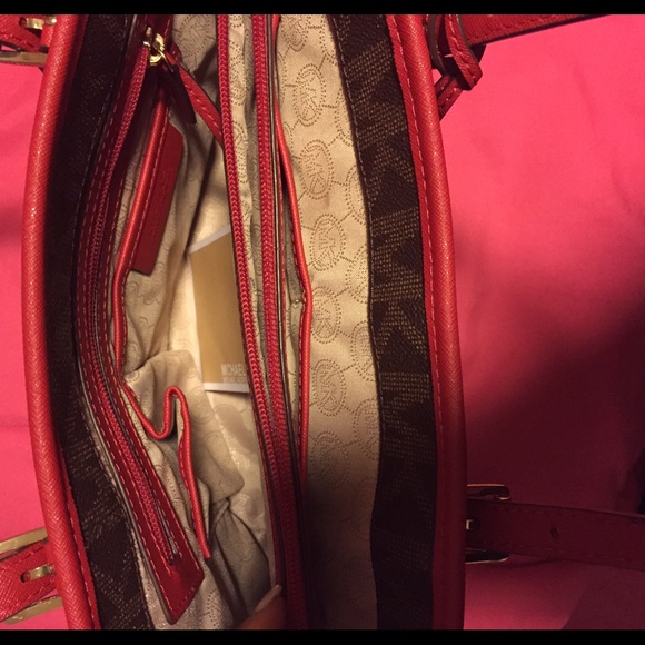 Gently used Michael Kors bag! Great condition!!! - Picture 2 of 3