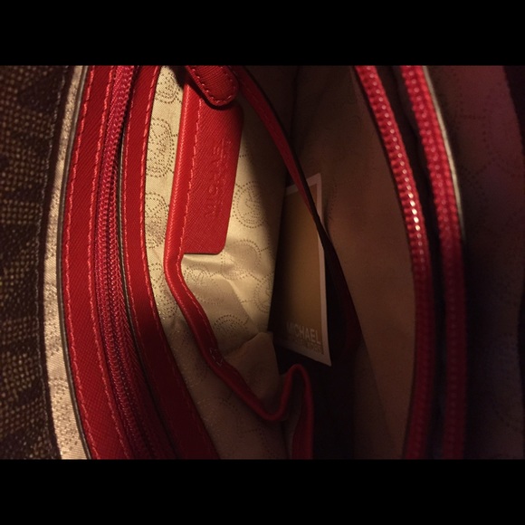 Gently used Michael Kors bag! Great condition!!! - Picture 3 of 3