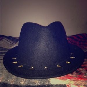 Deena & Ozzy Urban Outfitters Spiked fedora hat