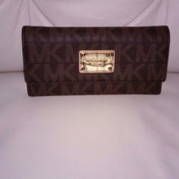 Michael Kors wallet