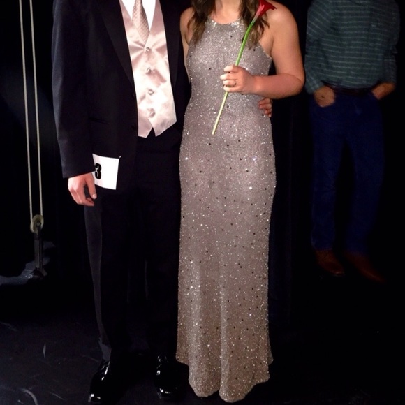 Prom dress - Picture 2 of 3