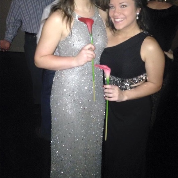 Prom dress - Picture 3 of 3