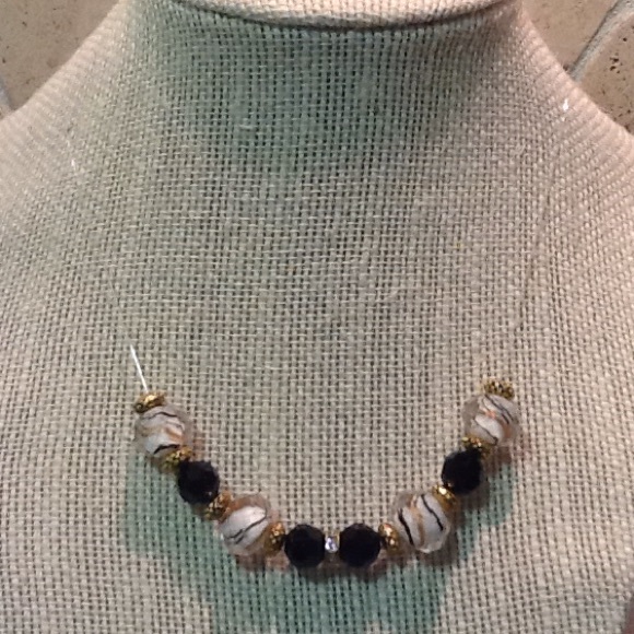 Floating black and gold necklace 16.5"