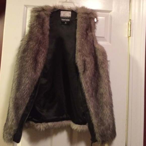 Kensie Faux Fur vest
