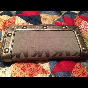 PRICE DROP!!!!!MK Wallet Alert!