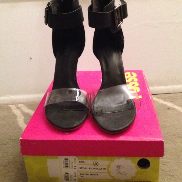Peep toe clear heel pumps