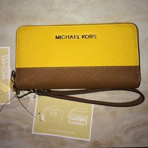 *REDUCED* Michael Kors two toned wallet NWT!